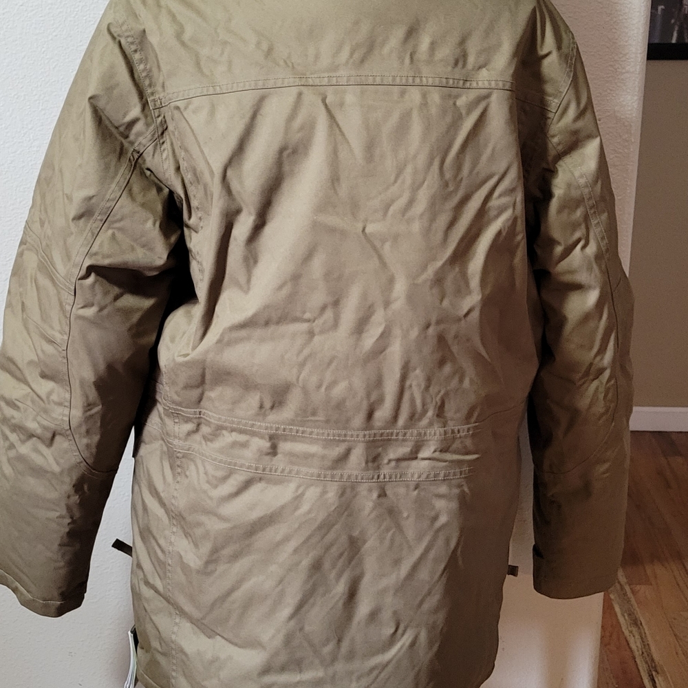 Down Jacket - Picture 4 of 8